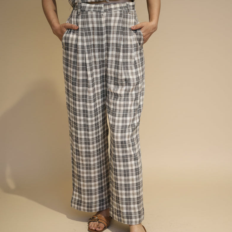 Check pleated trouser